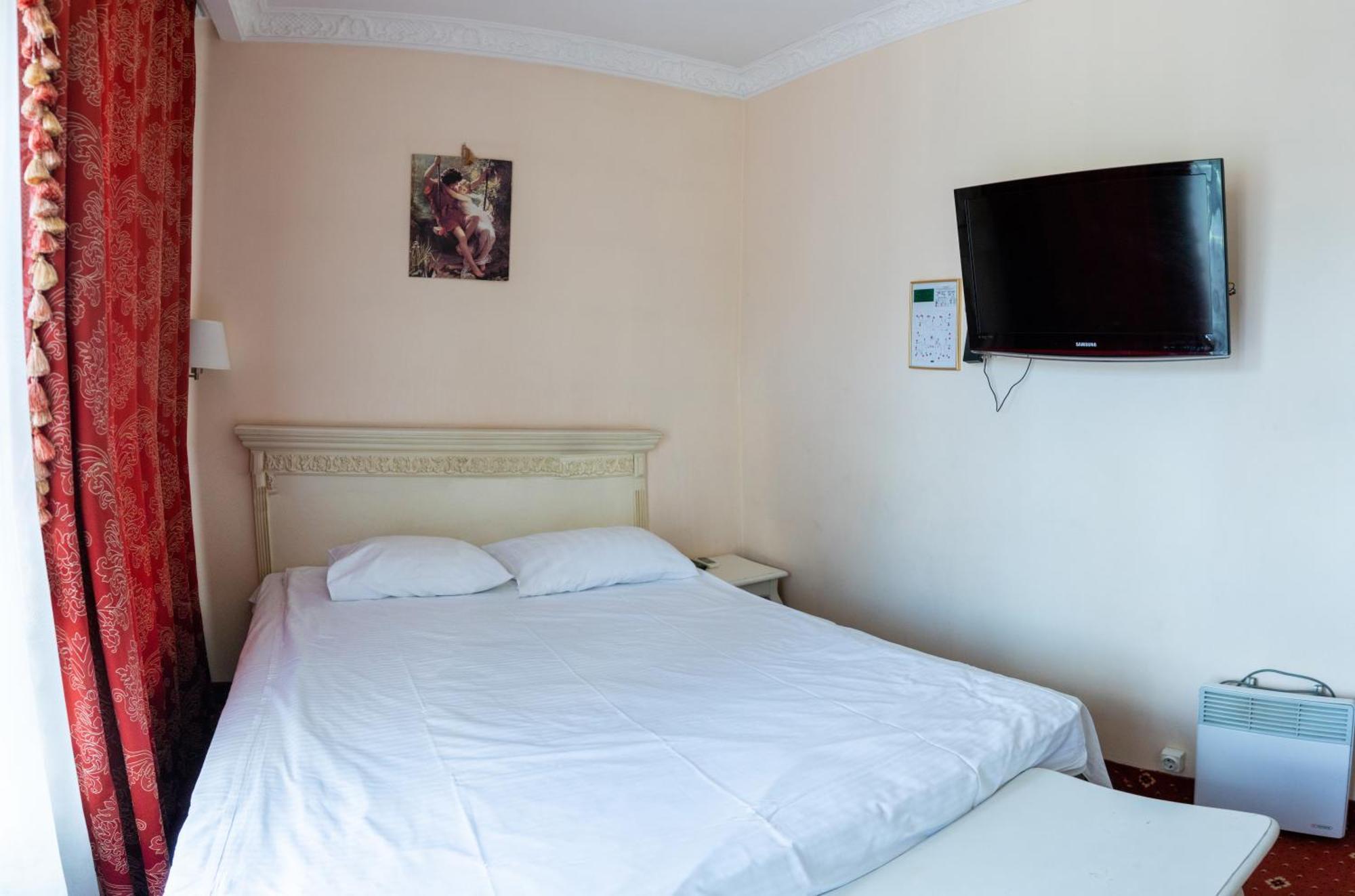 Royal City Hotel Kyiv Exterior photo