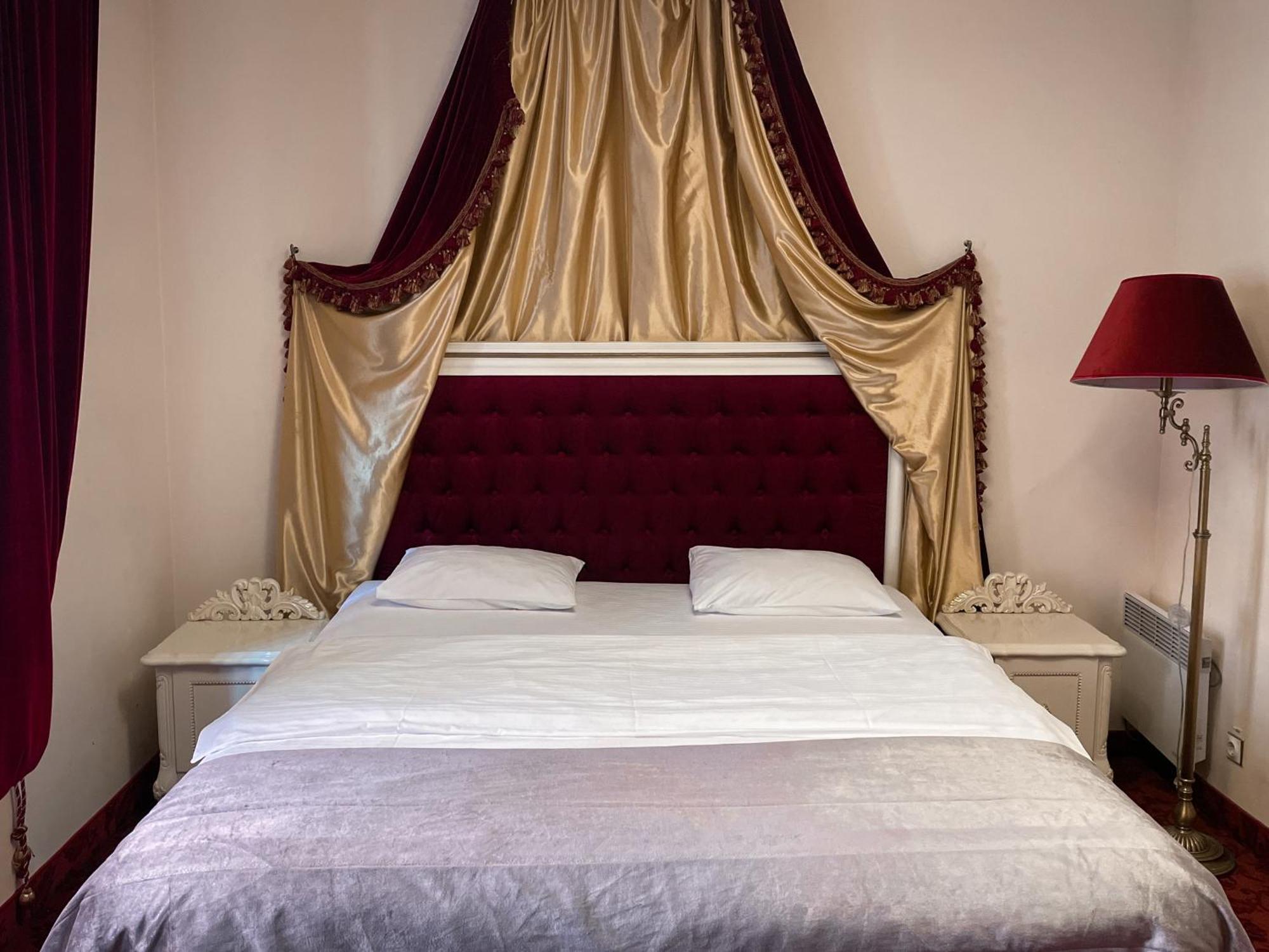 Royal City Hotel Kyiv Room photo