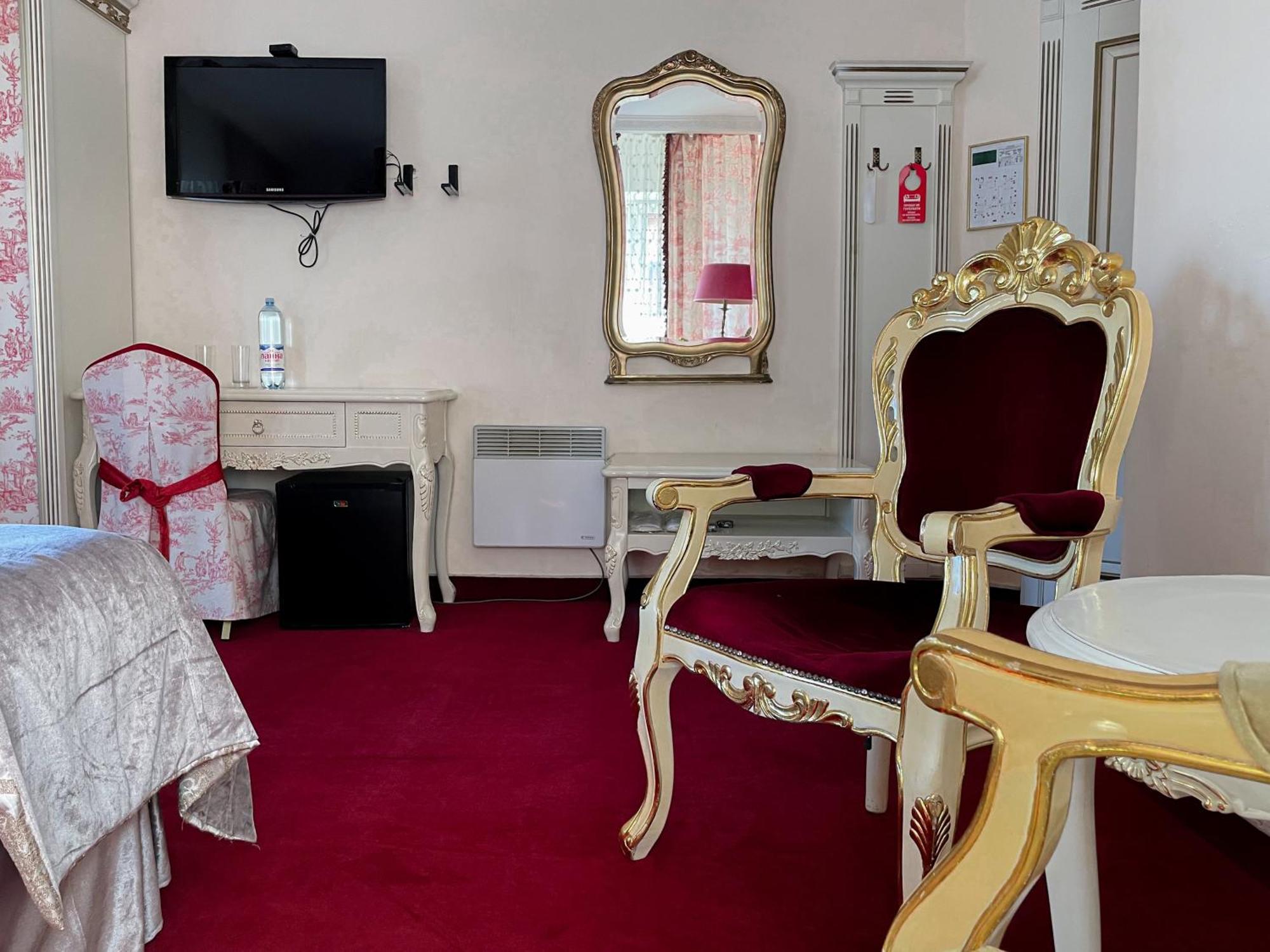 Royal City Hotel Kyiv Room photo