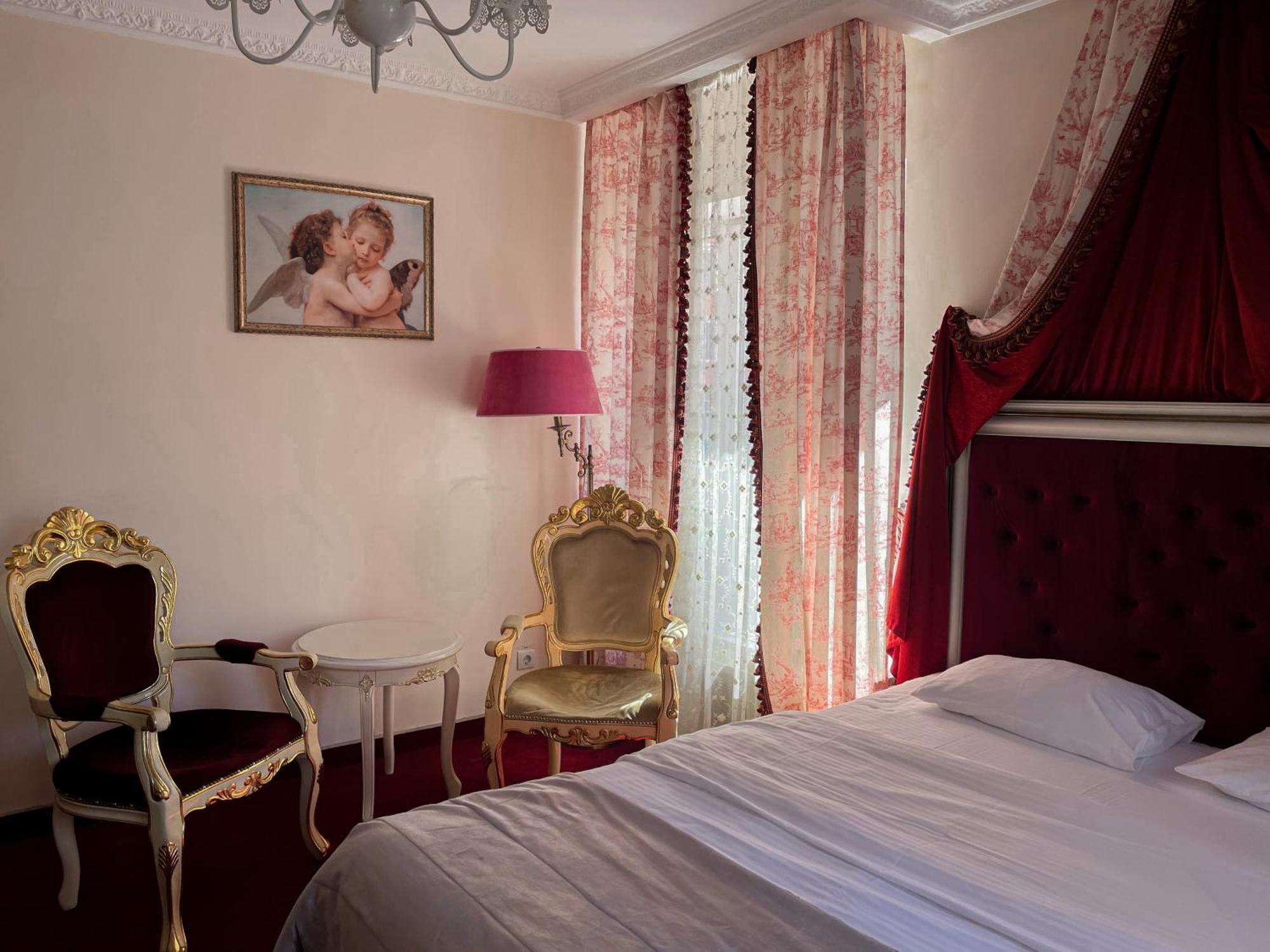 Royal City Hotel Kyiv Exterior photo