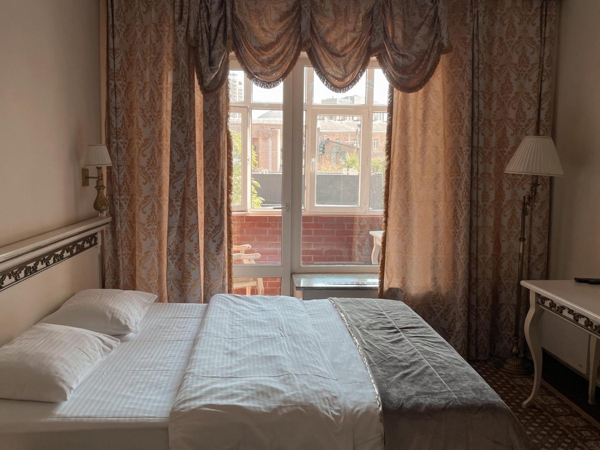 Royal City Hotel Kyiv Room photo