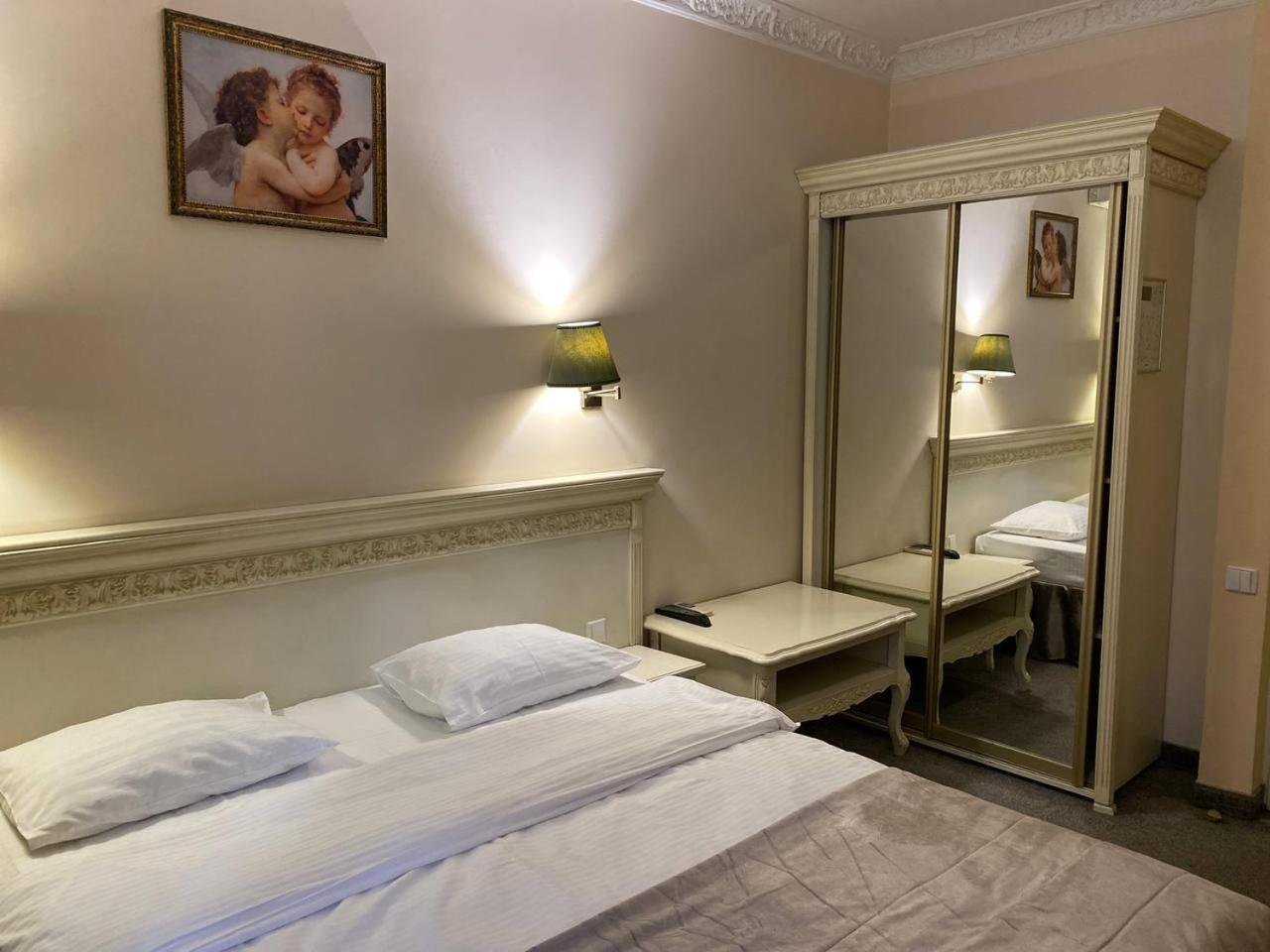 Royal City Hotel Kyiv Room photo